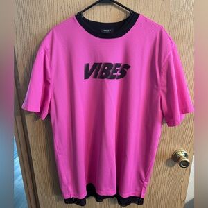 Forever 21 men’s jersey shirt, size large, used